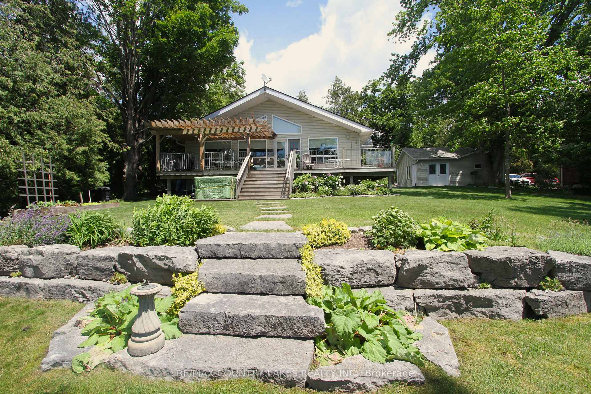 27 Hillcrest Avenue, Kawartha Lakes, ON K0M 2B0