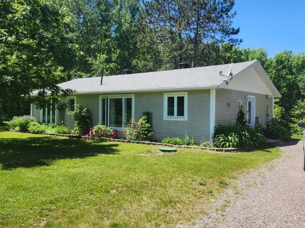 1048 DERLAND Road, East Ferris, ON P0H 1K0