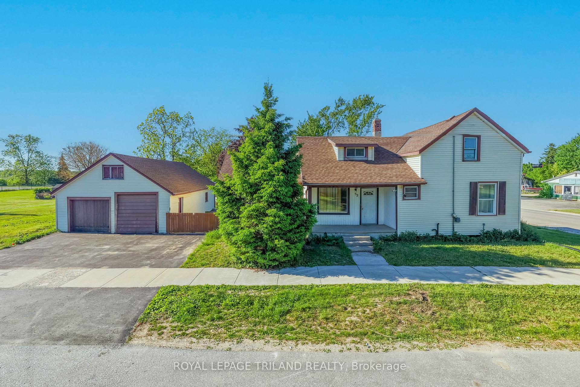 52 Nelson Street, Lambton Shores, ON N0M 2N0