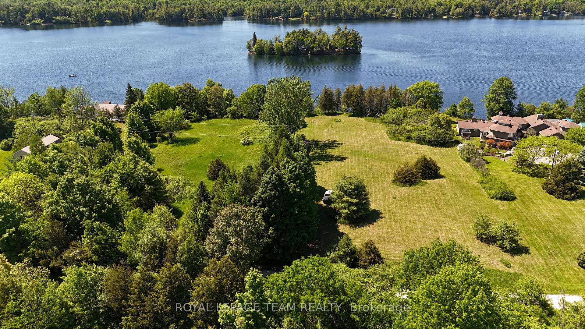 000 Dragonfly Lane, Rideau Lakes, ON K0G 1L0