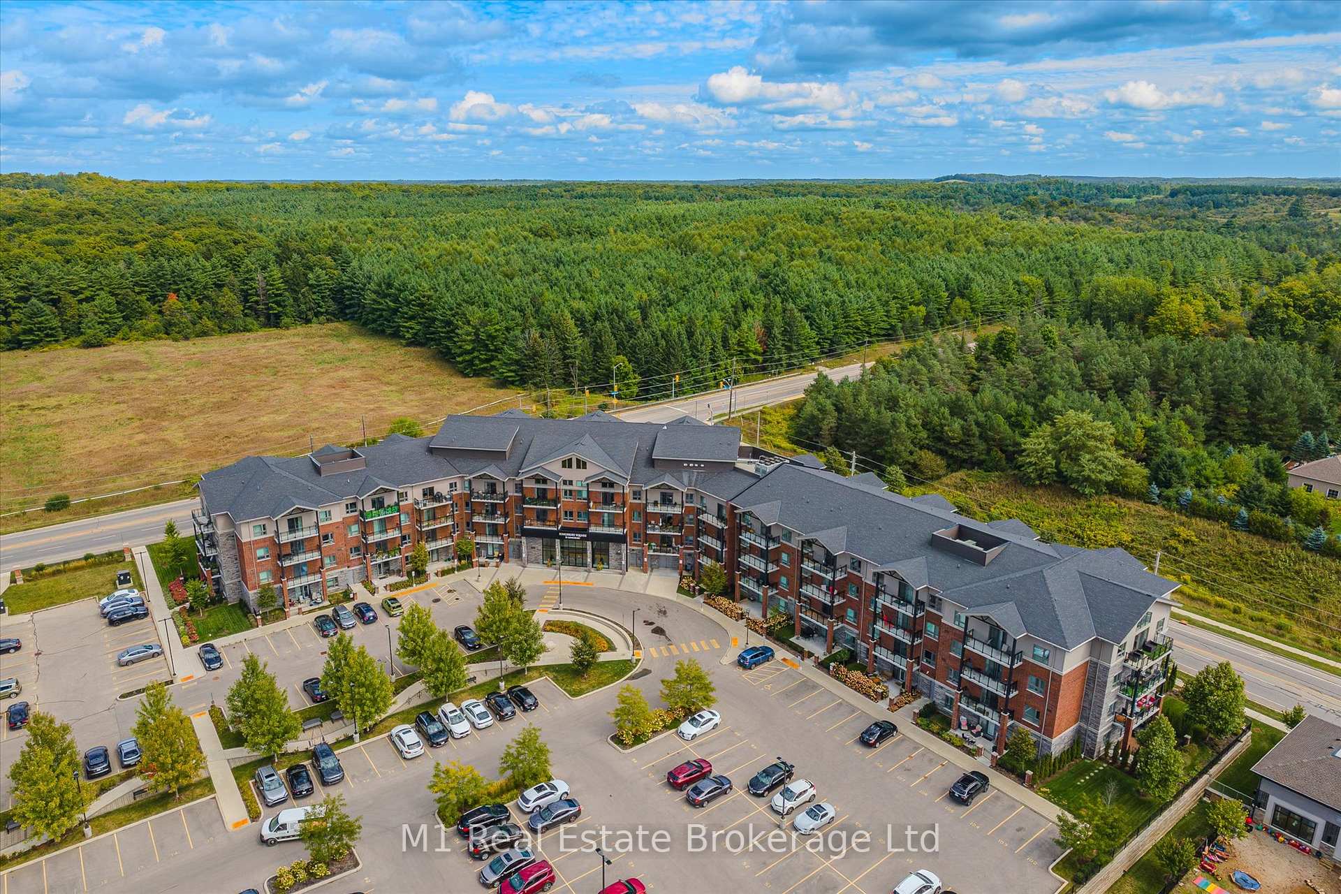 35 Kingsbury Square 13, Guelph, ON N1L 1B3