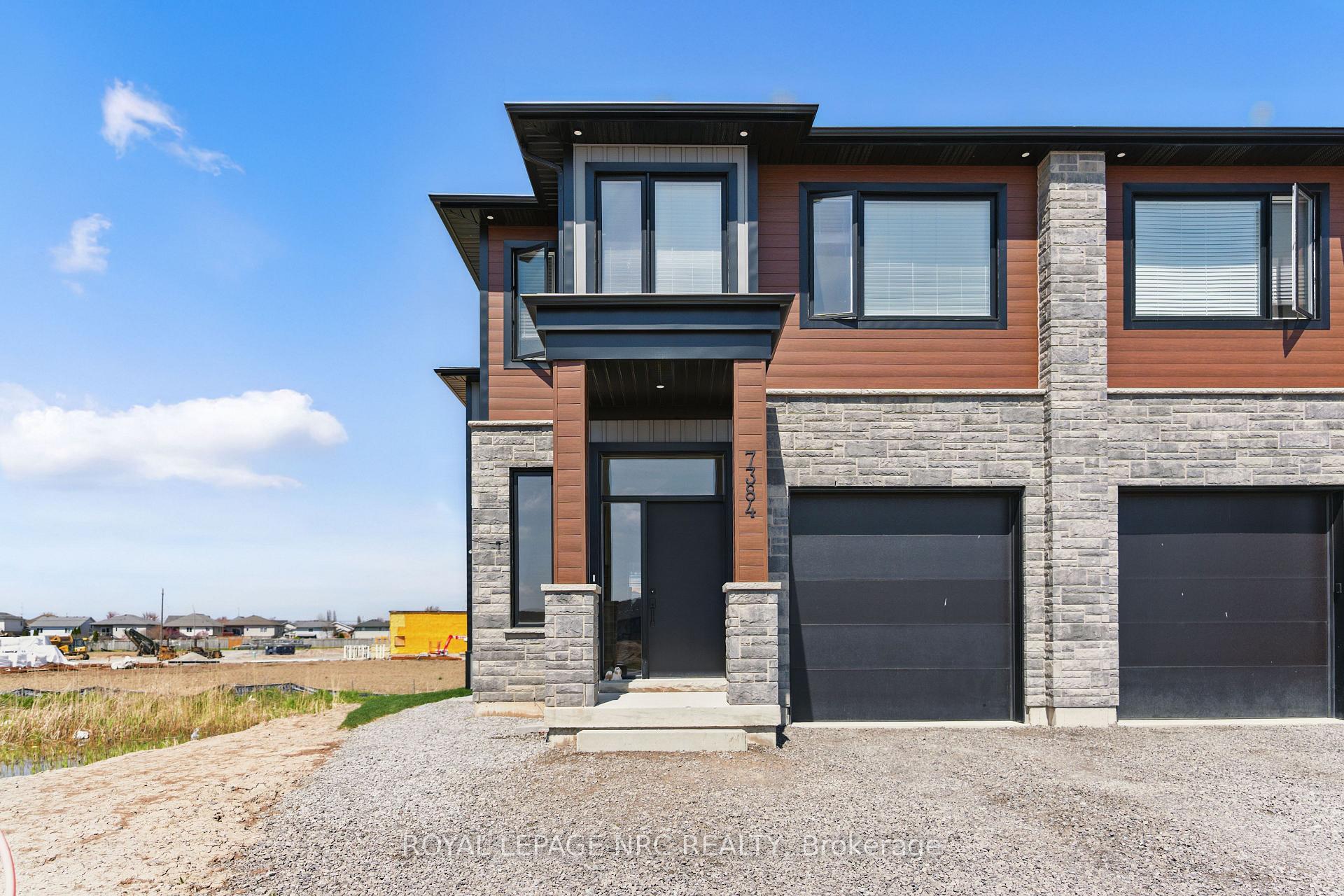 7384 Splendour Drive, Niagara Falls, ON L2H 3V8