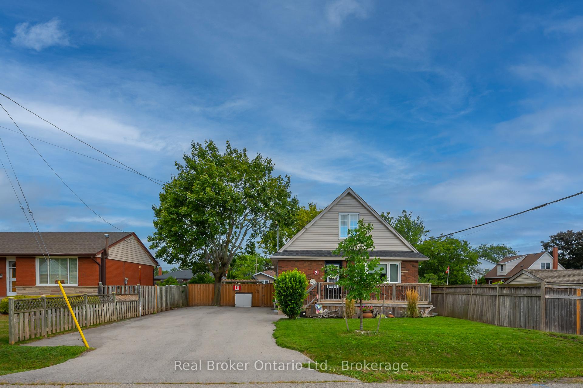 2 Cherry Avenue, Grimsby, ON L3M 2G9
