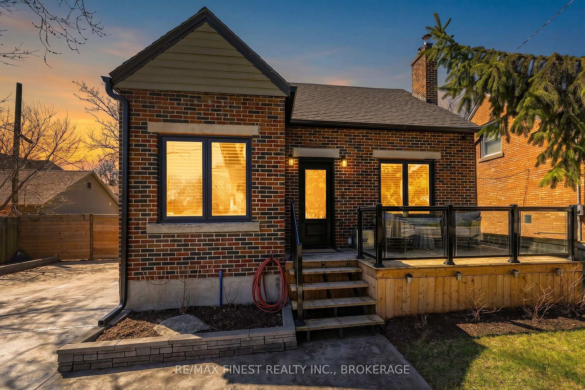 258 College Street, Kingston, ON K7L 4M2