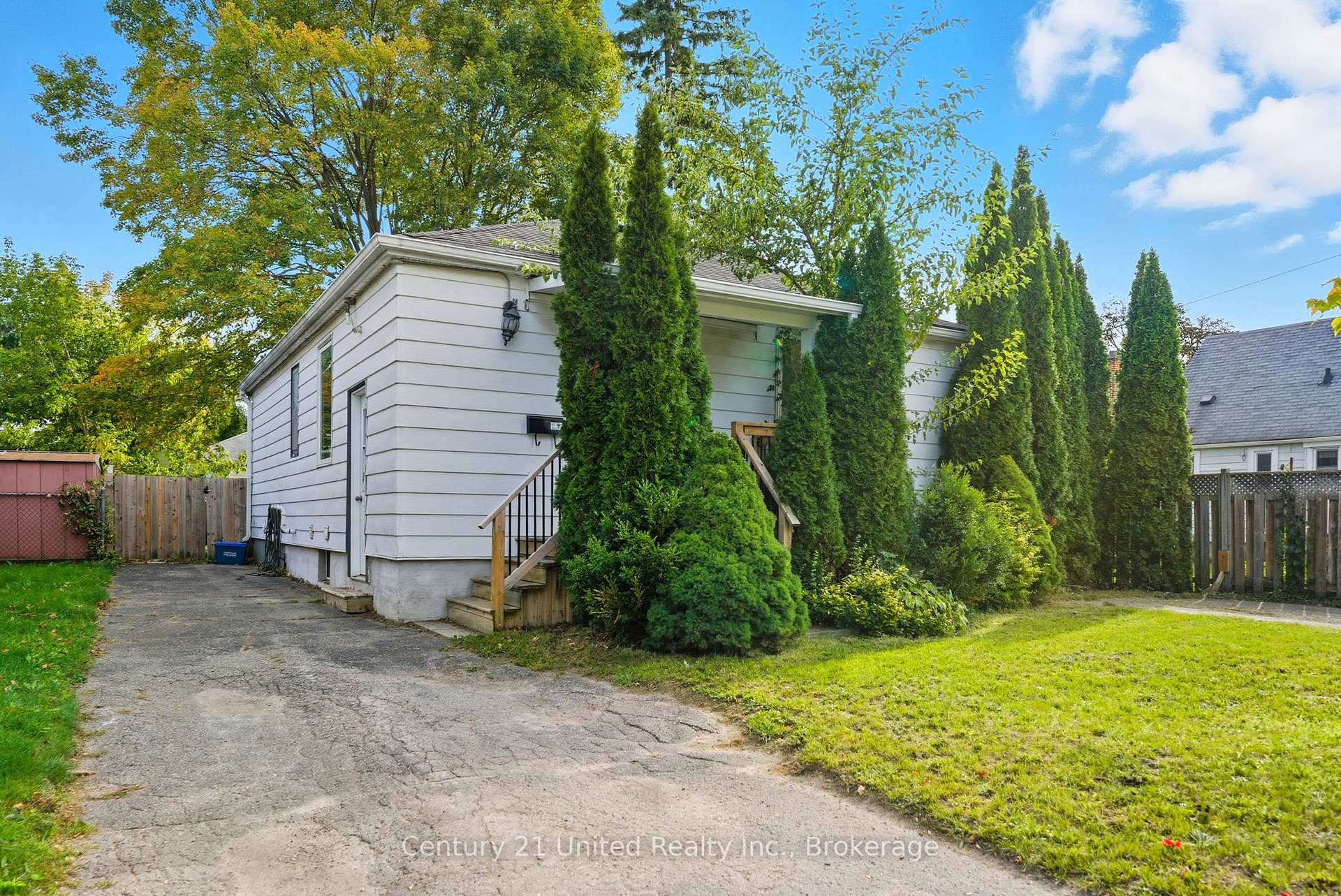 559 Hamilton Street, Peterborough, ON K9J 4C2
