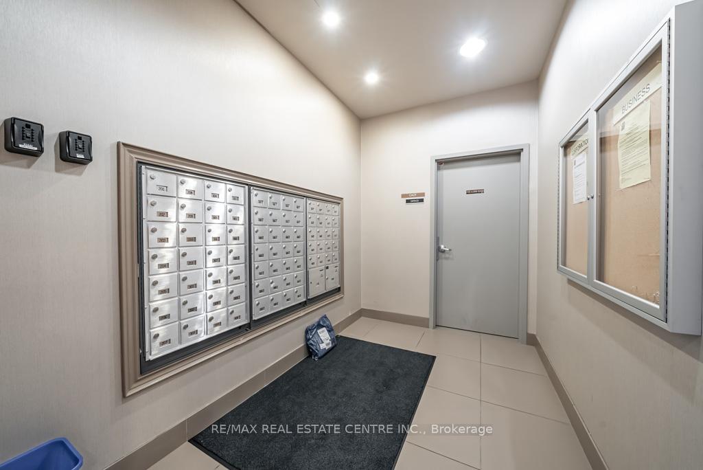 90 Charlton Avenue W 502, Hamilton, ON L8P 2C3