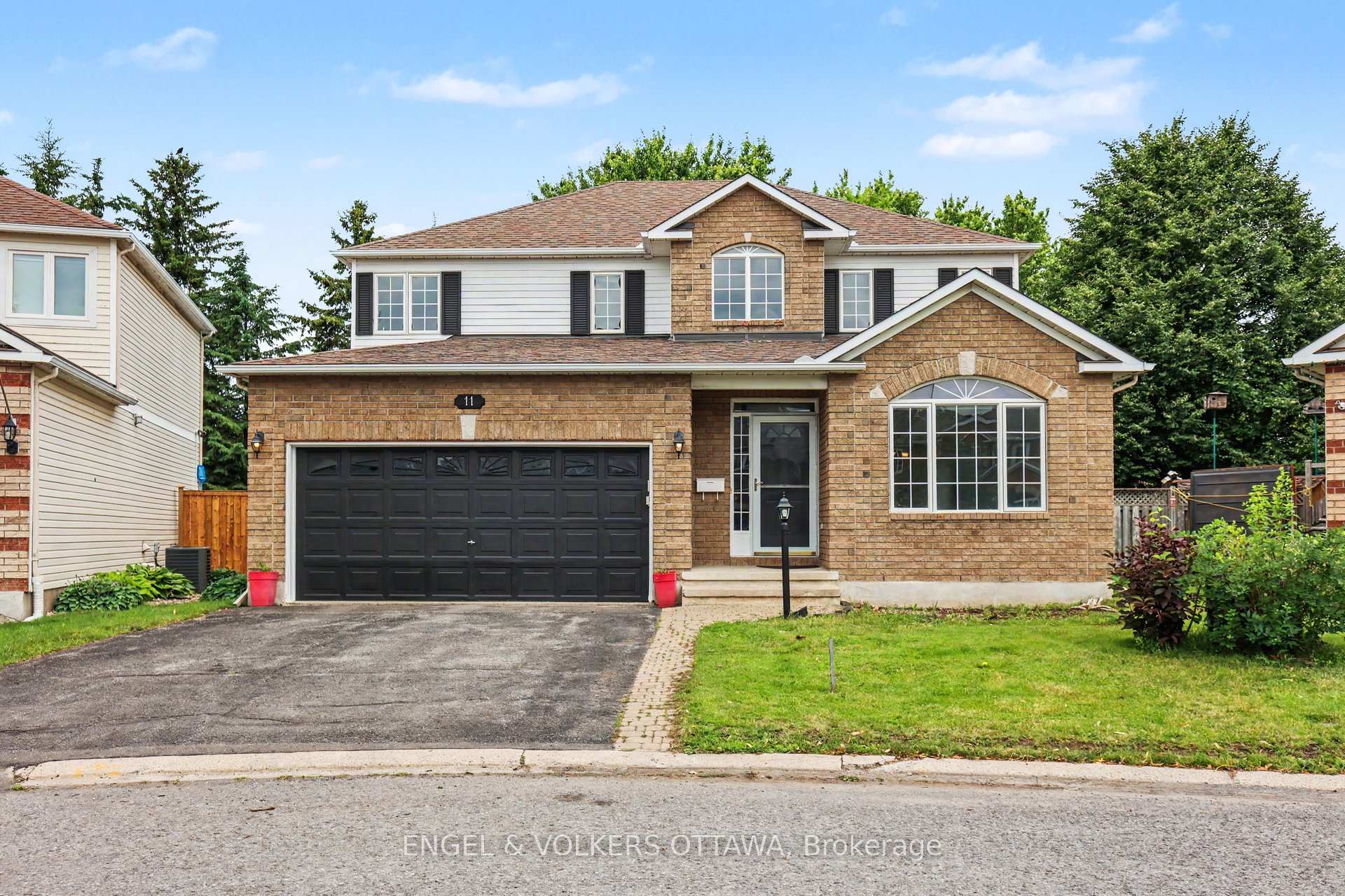 11 GLENROSE Court, Barrhaven, ON K2J 4T4