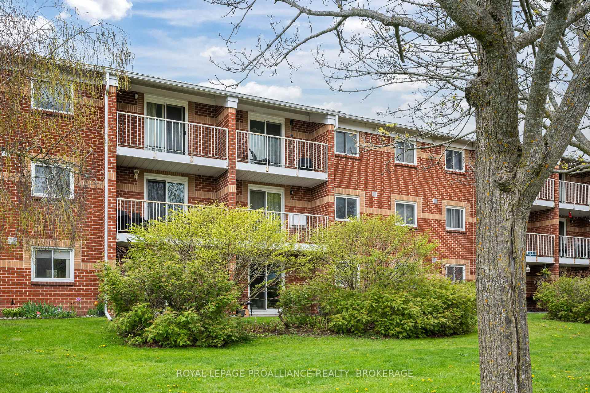 573 Armstrong Road 306, Kingston, ON K7M 8J8