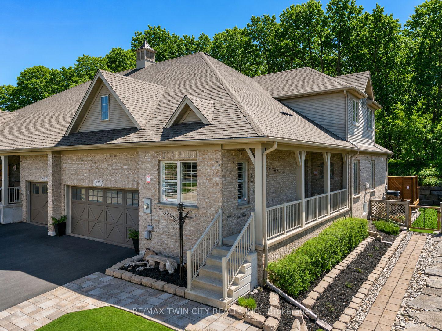 227 Chestnut Hill Crescent, Kitchener, ON N2P 2X3