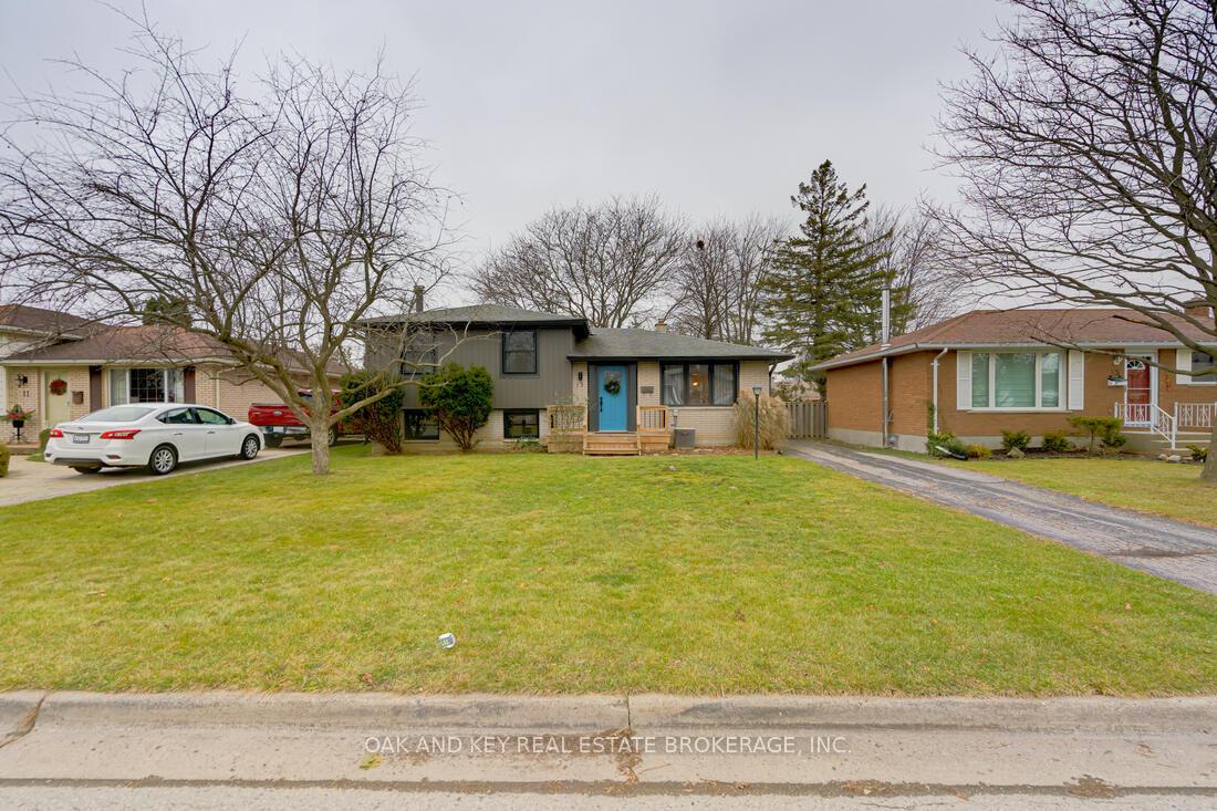 13 Dunwich Drive, St. Thomas, ON N5R 4T7