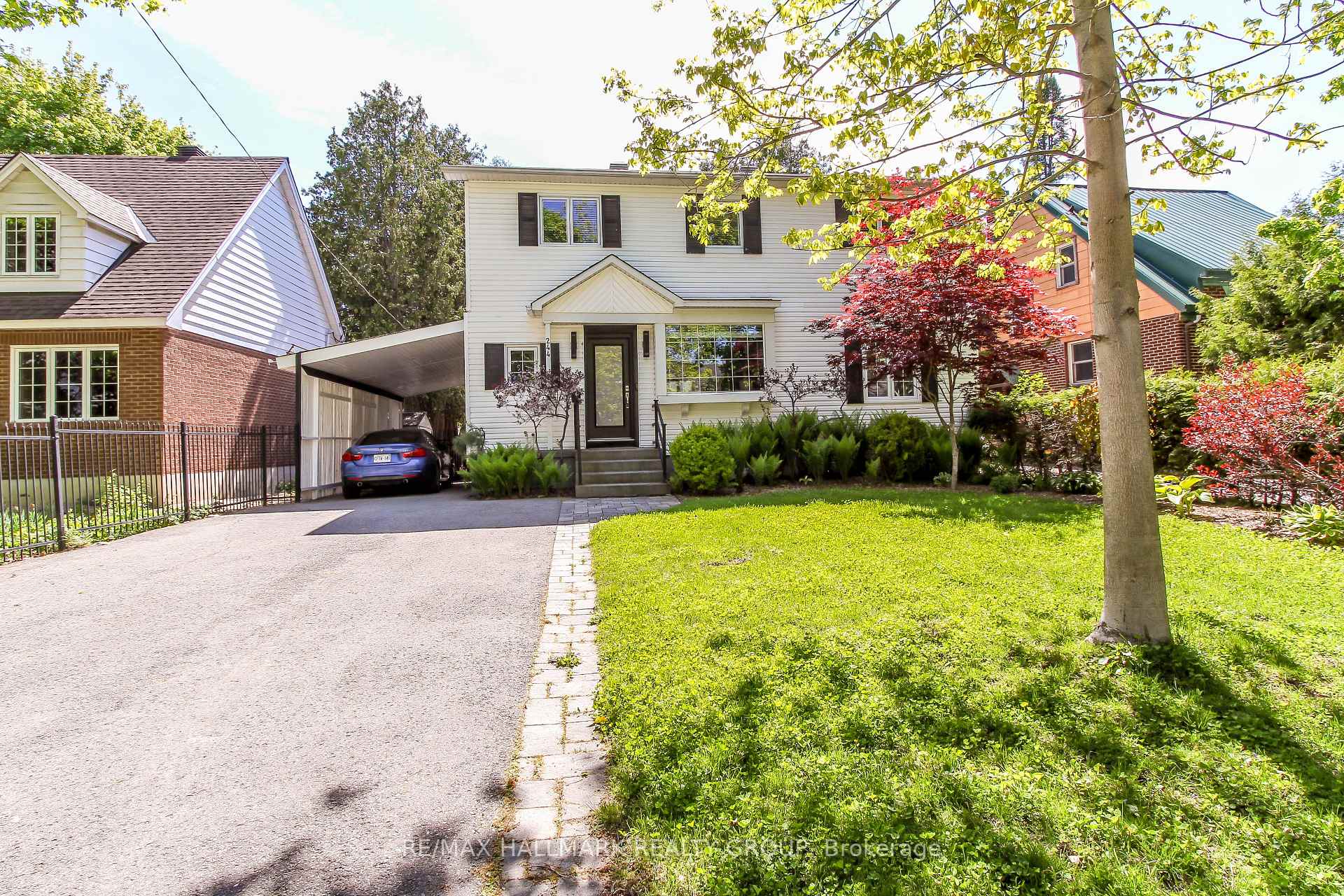 244 Greensway Avenue, Vanier and Kingsview Park, ON K1L 7V4