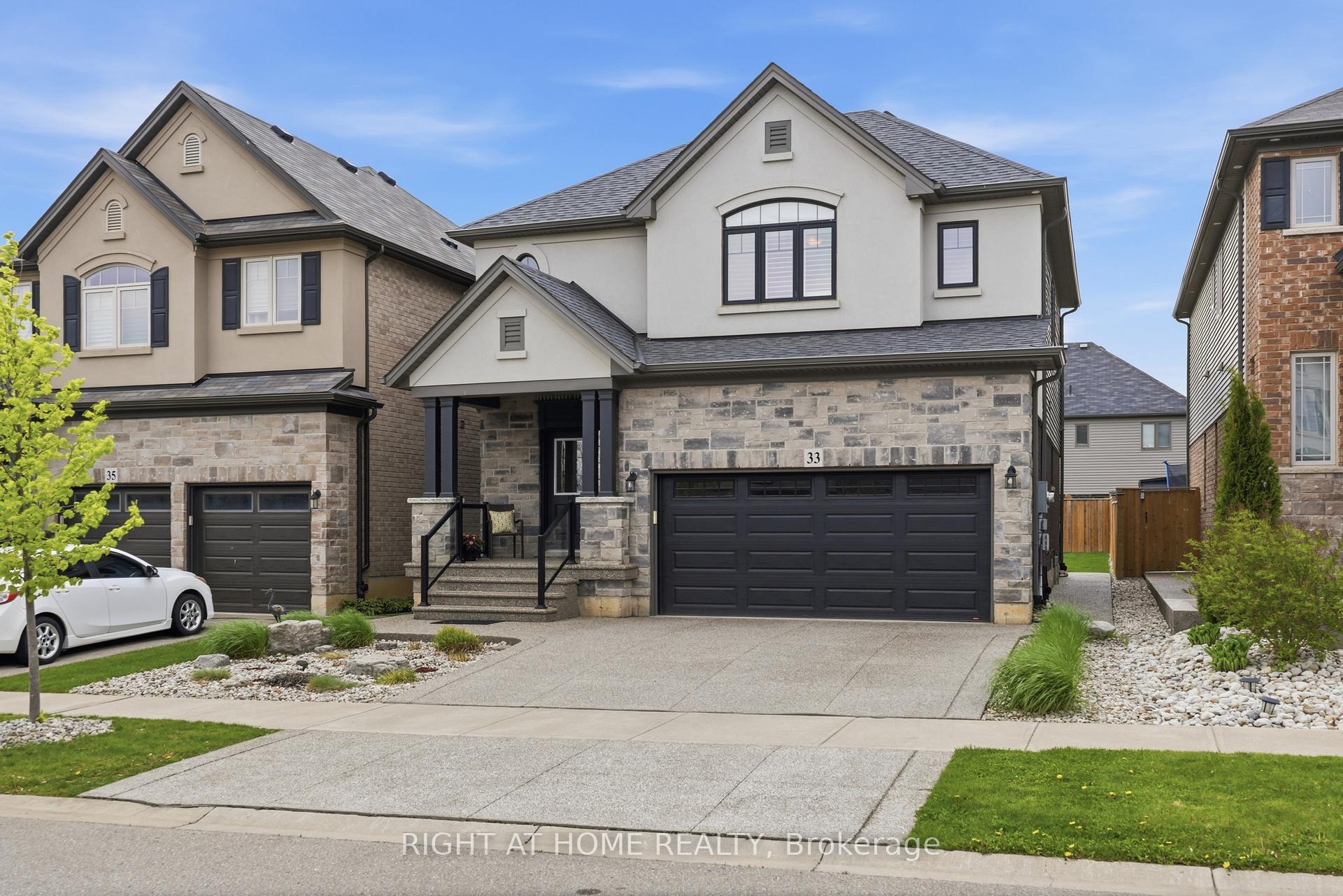 33 Vic Chambers Place, Brant, ON N3L 0E6