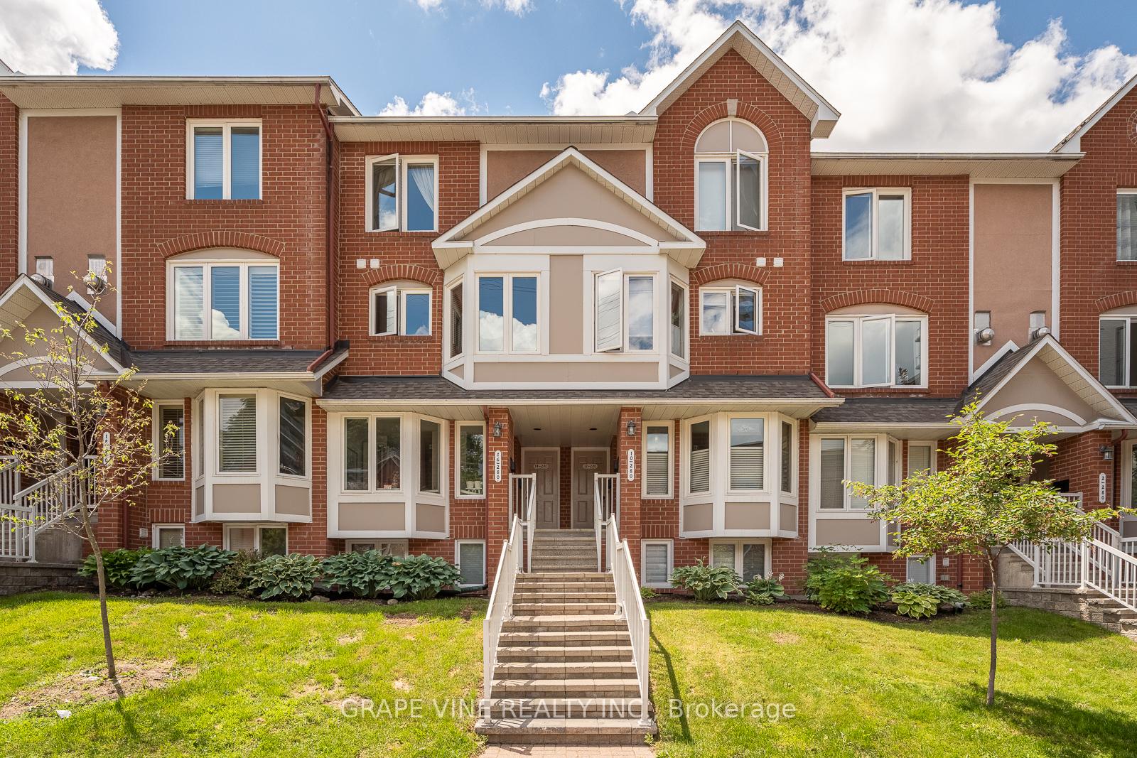 280 Bay Street 14, Ottawa Centre, ON K1R 5Z6