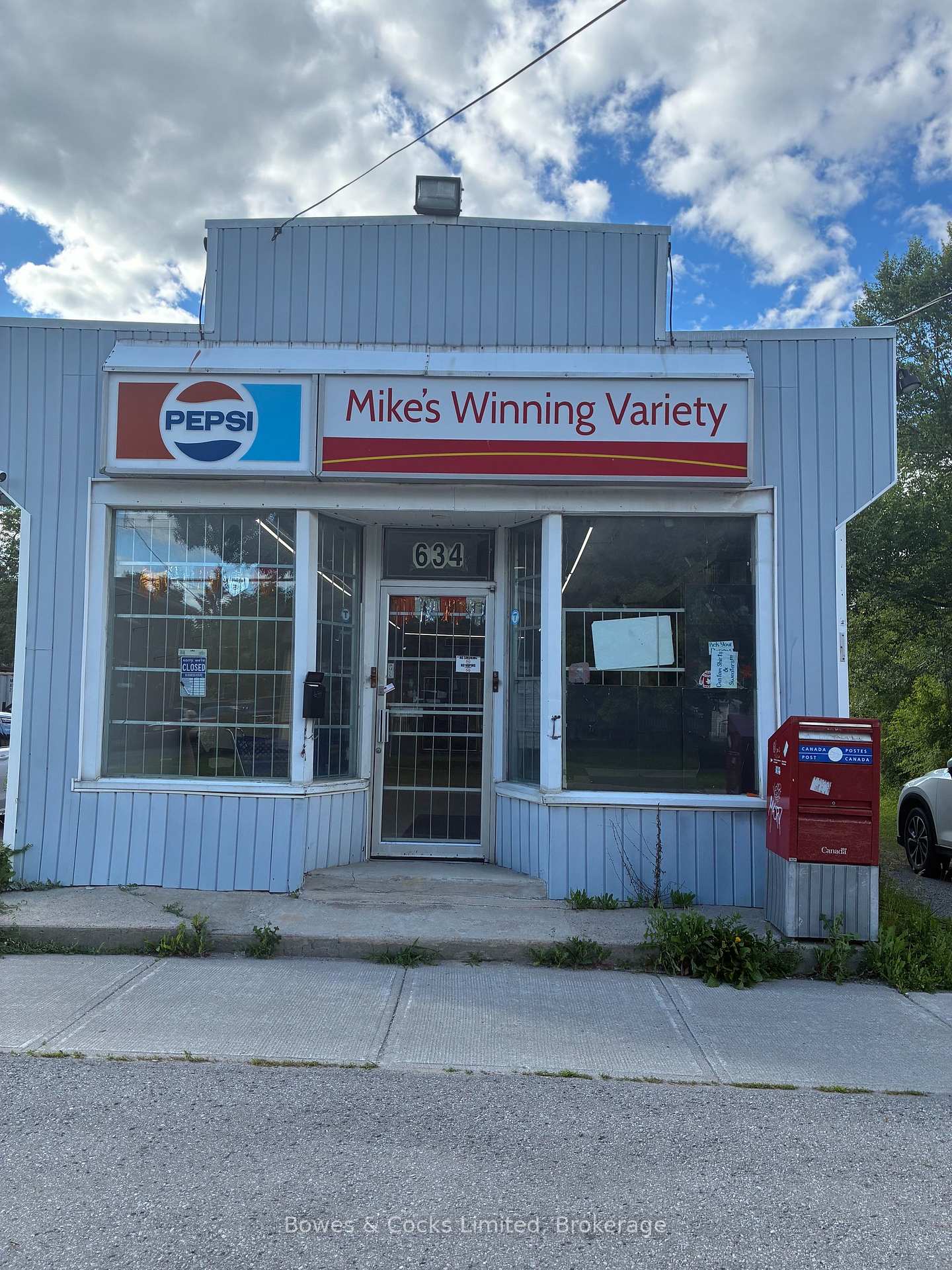 634 Chamberlain Street, Peterborough, ON K9J 4M1
