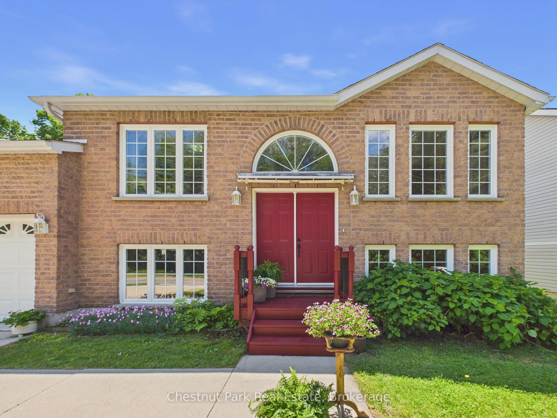 525 Lorne Street, Gravenhurst, ON P1P 1N1