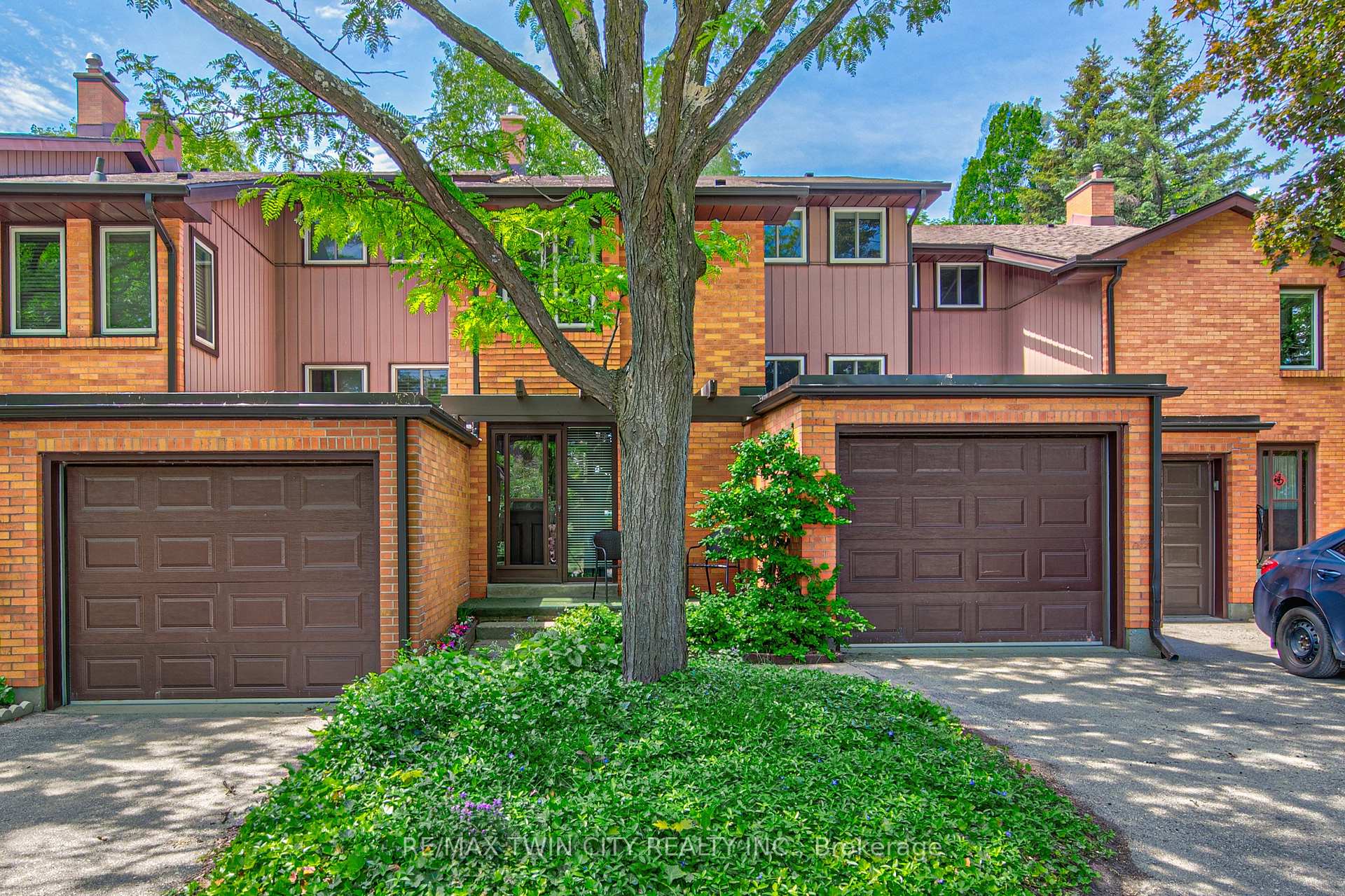 206 Candlewood Crescent 13, Waterloo, ON N2L 5Y9