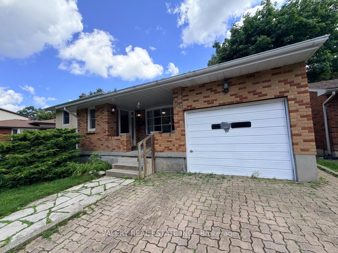 63 Paperbirch Crescent Street B, London North, ON N6G 1L8