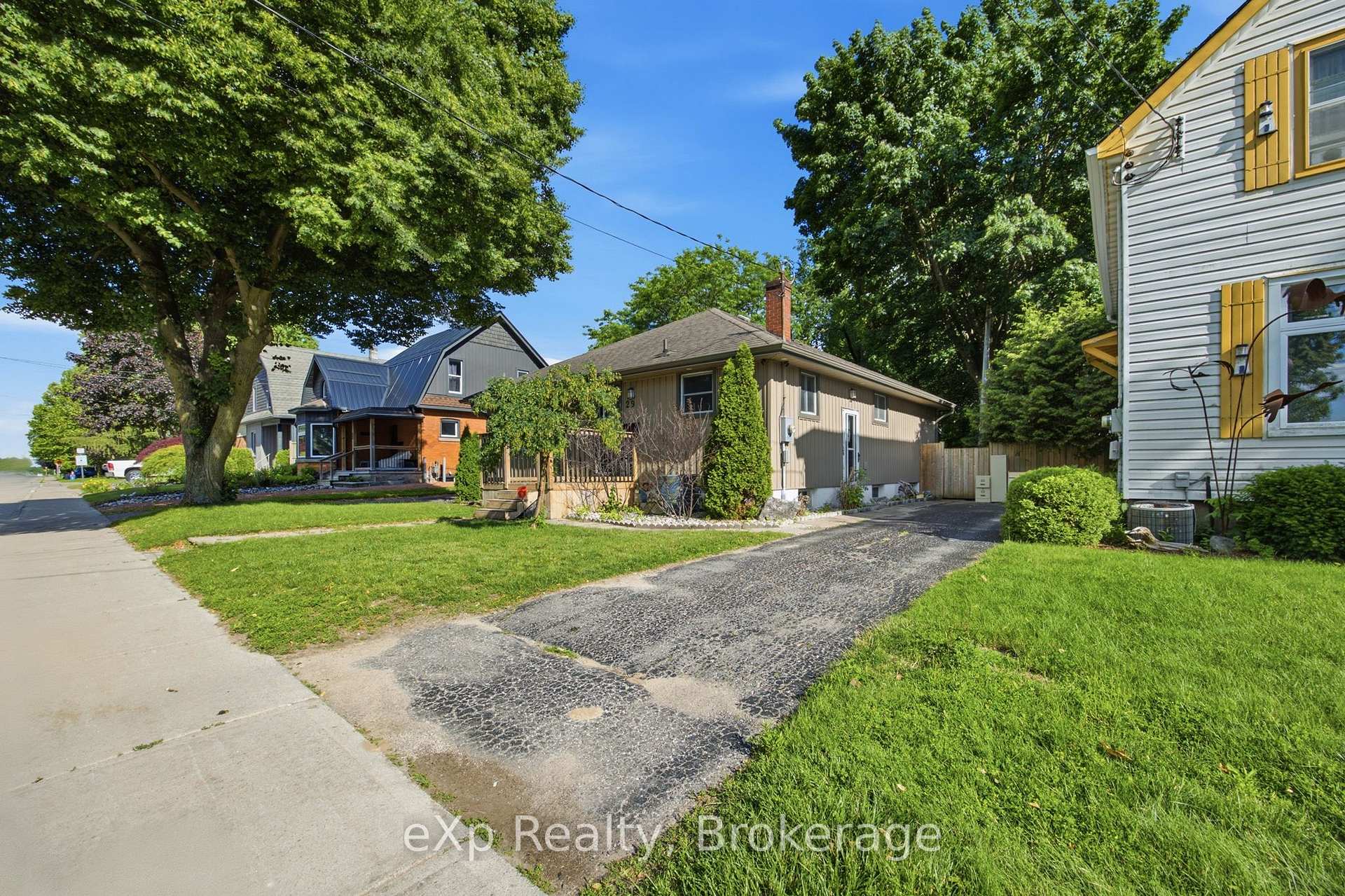 29 Concession Street E, Tillsonburg — photo 4 of 5