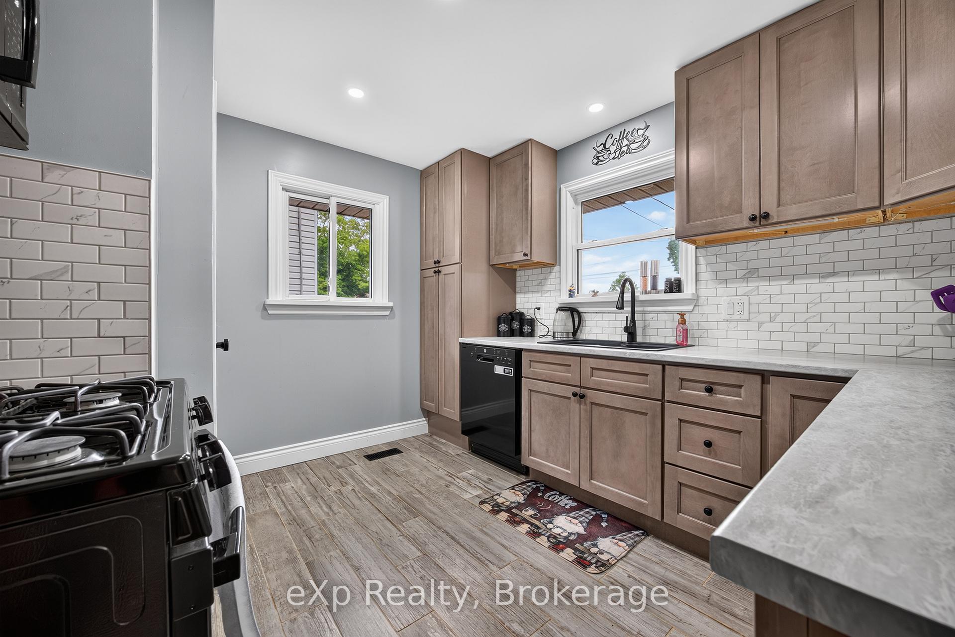 29 Concession Street E, Tillsonburg — photo 5 of 5