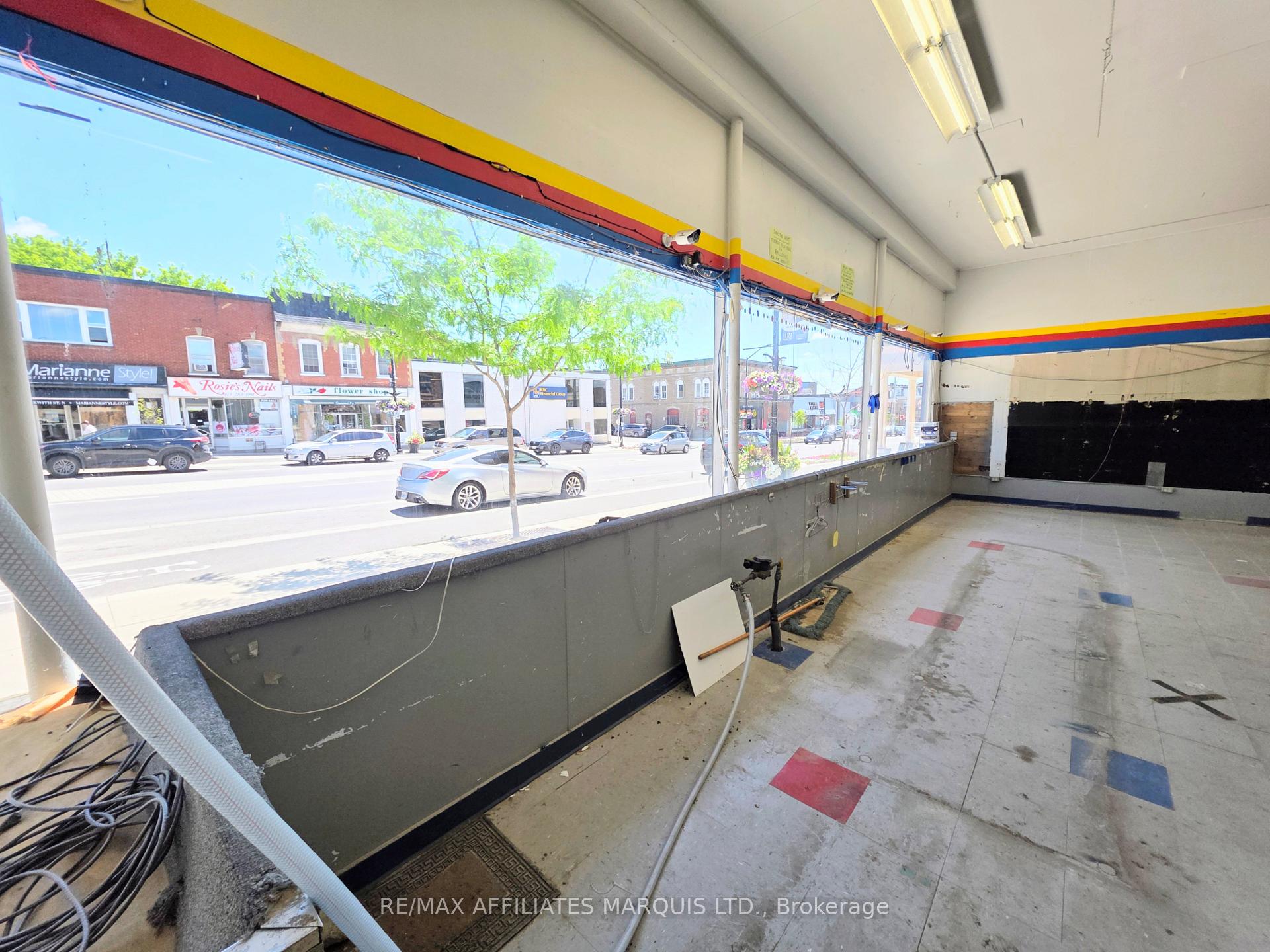 28 Beckwith Street N, Smiths Falls — photo 4 of 5