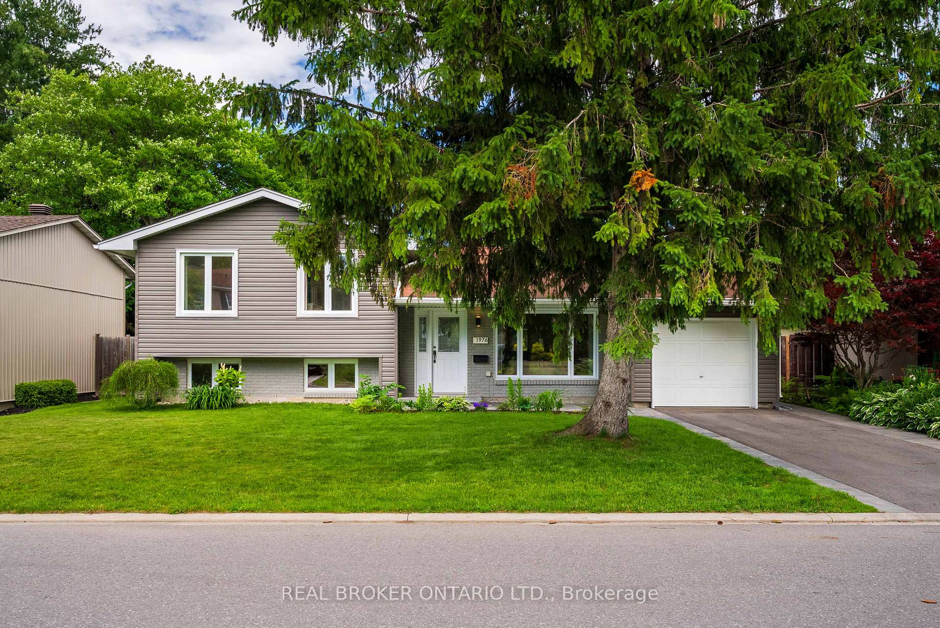 1976 Marquis Avenue, Beacon Hill North - South and Area, ON K1J 8J4 — Beacon Hill North - South and Area, Ontario