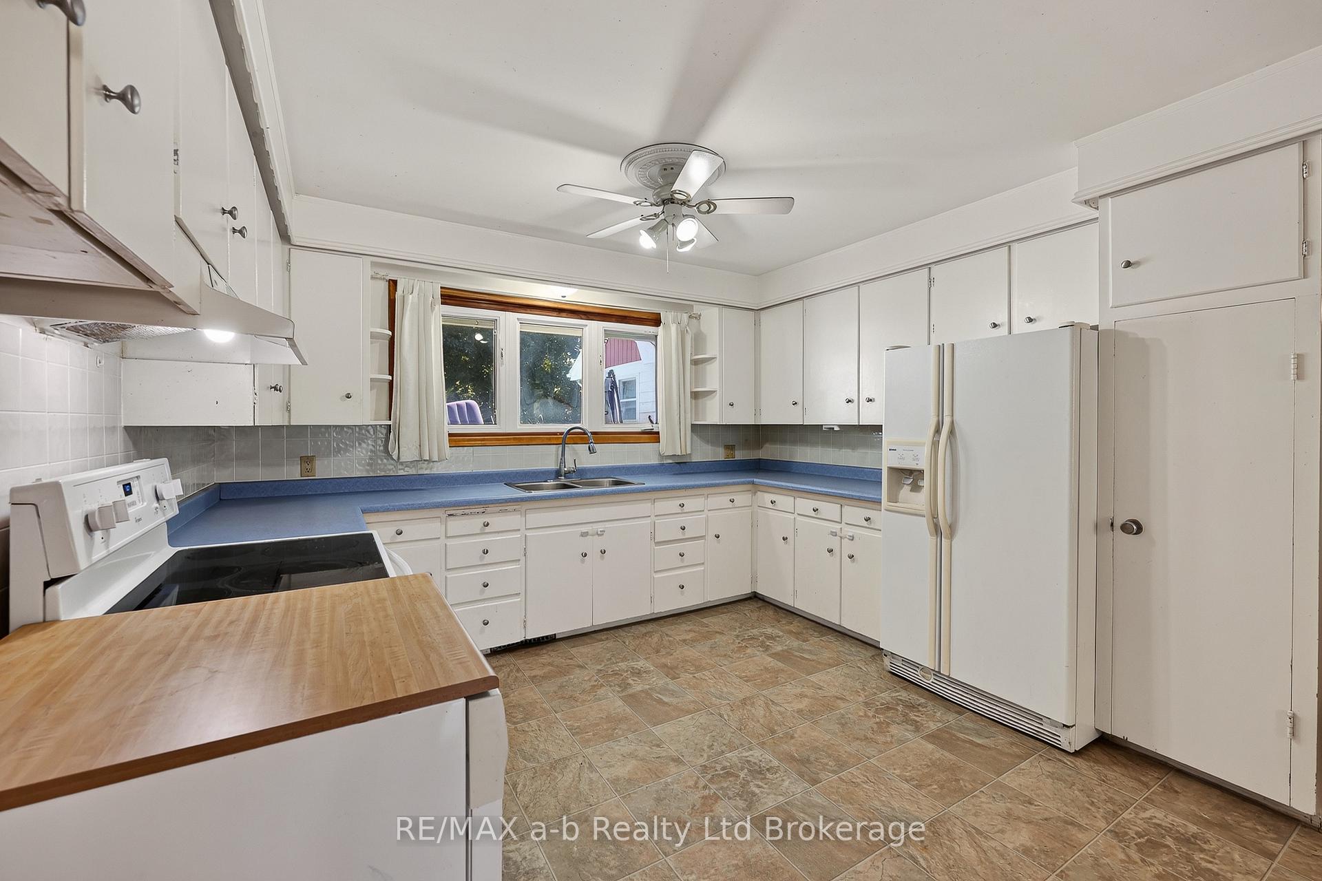 58 Victoria Street, Tillsonburg — photo 5 of 5