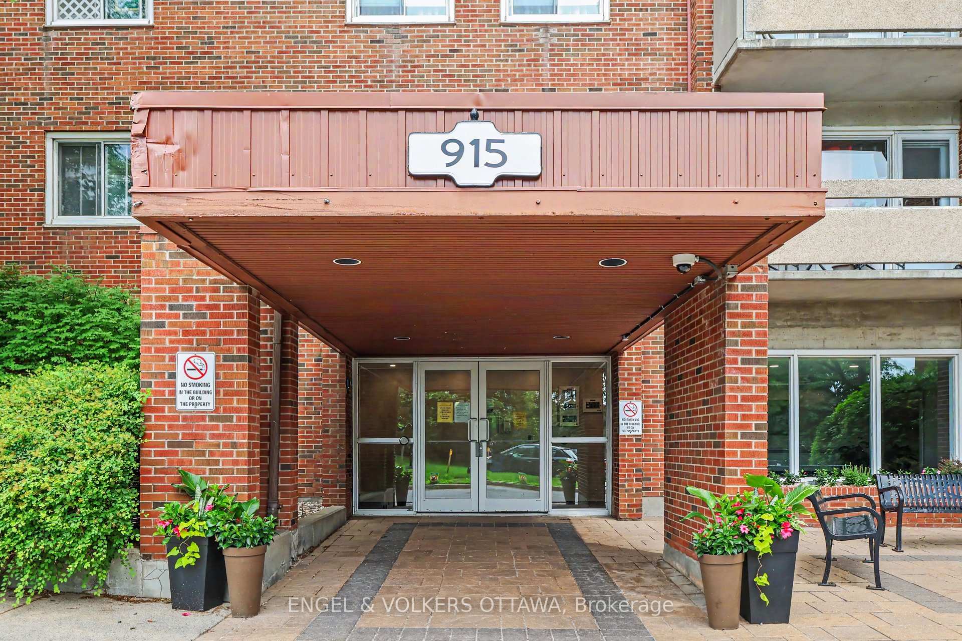 915 Elmsmere Road 109, Beacon Hill North - South and Area — photo 3 of 5