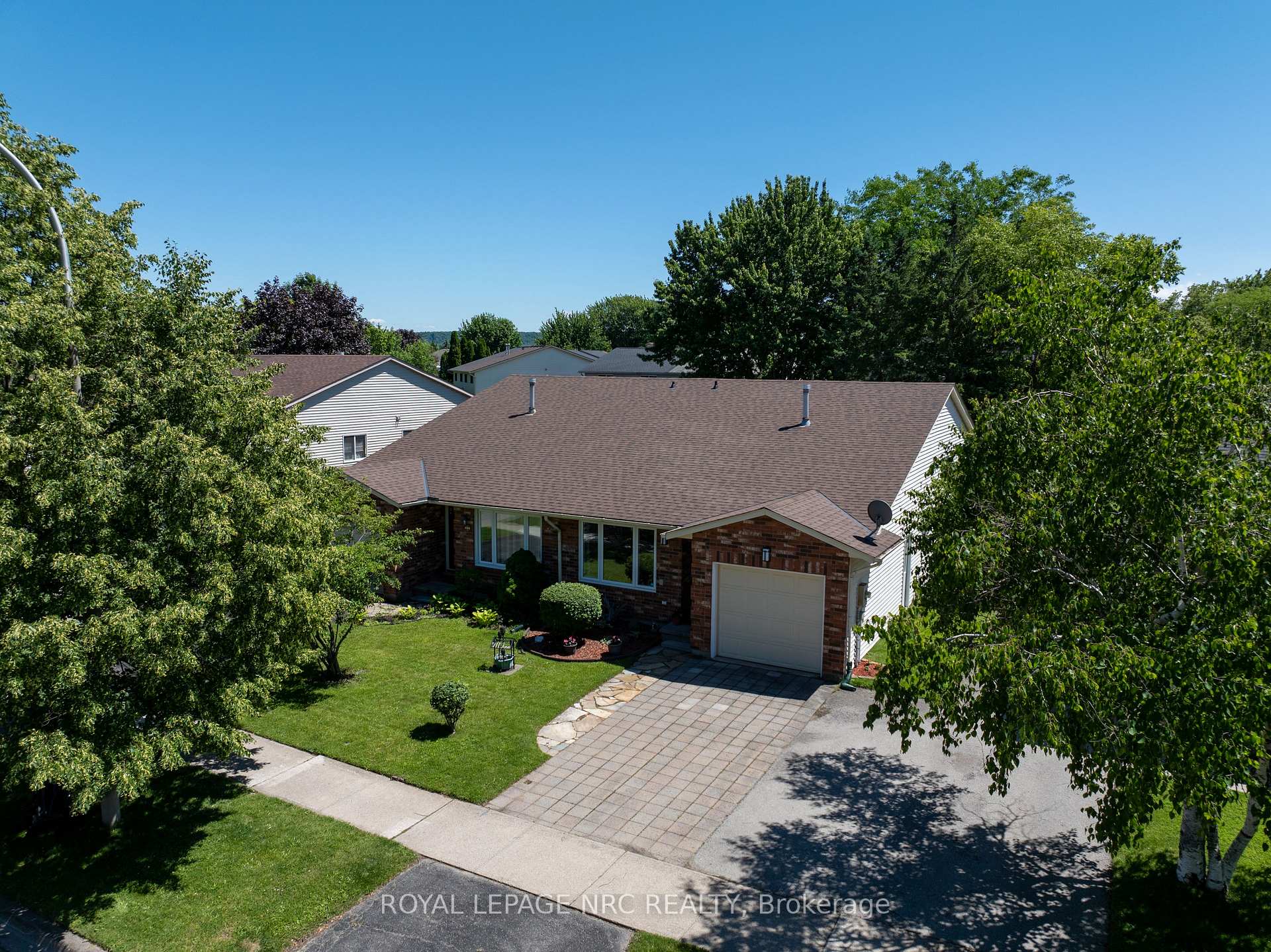 4916 Homestead Drive, Lincoln — photo 2 of 5