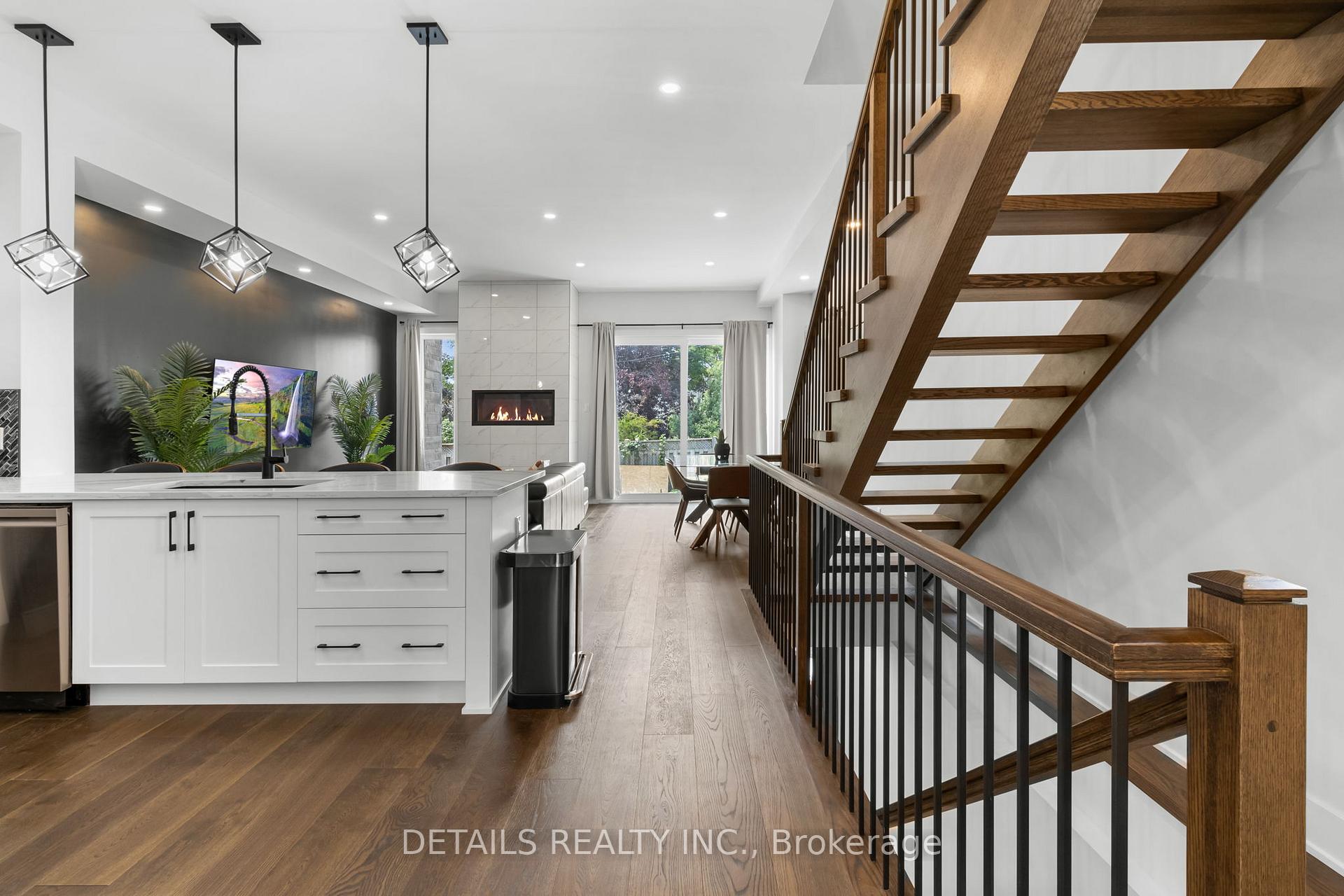 2691 Violet Street, Britannia - Lincoln Heights and Area — photo 3 of 5