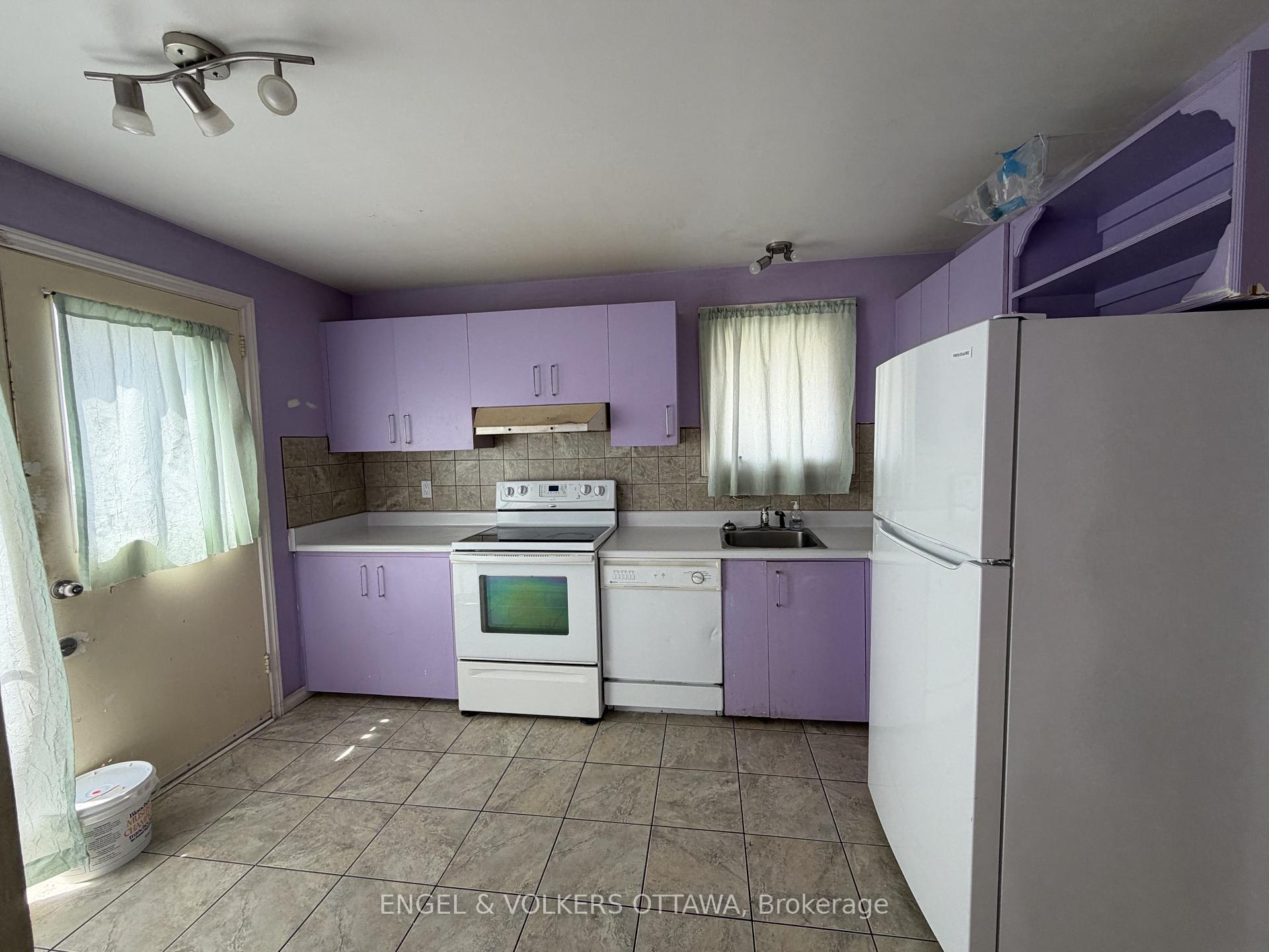 2063 Jasmine Crescent 65, Beacon Hill North - South and Area — photo 5 of 5