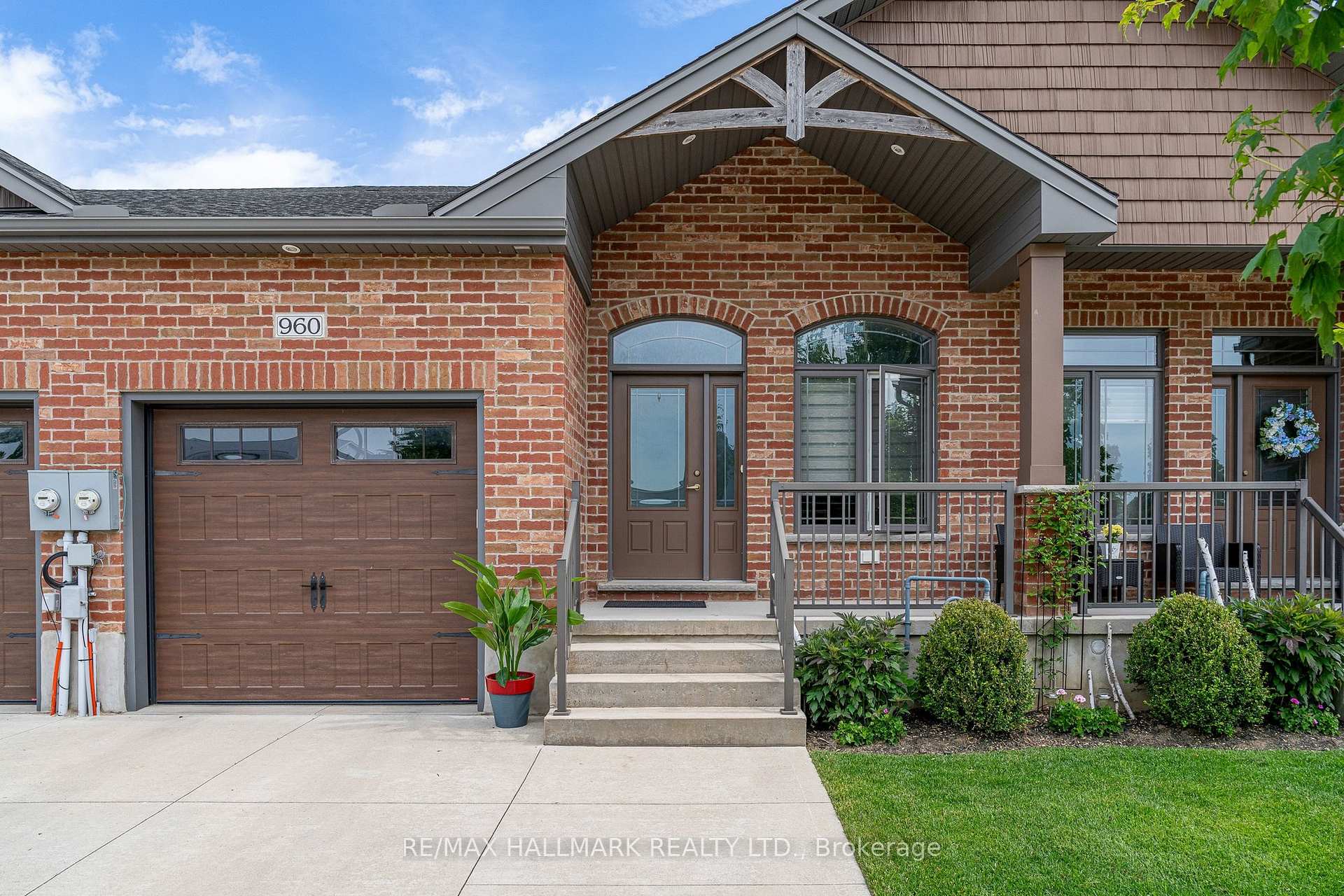 960 17TH Street E, Owen Sound — photo 2 of 5