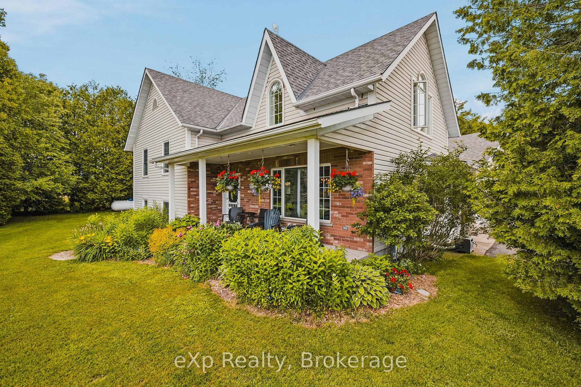 226421 Southgate 22 Road, Southgate — photo 4 of 5