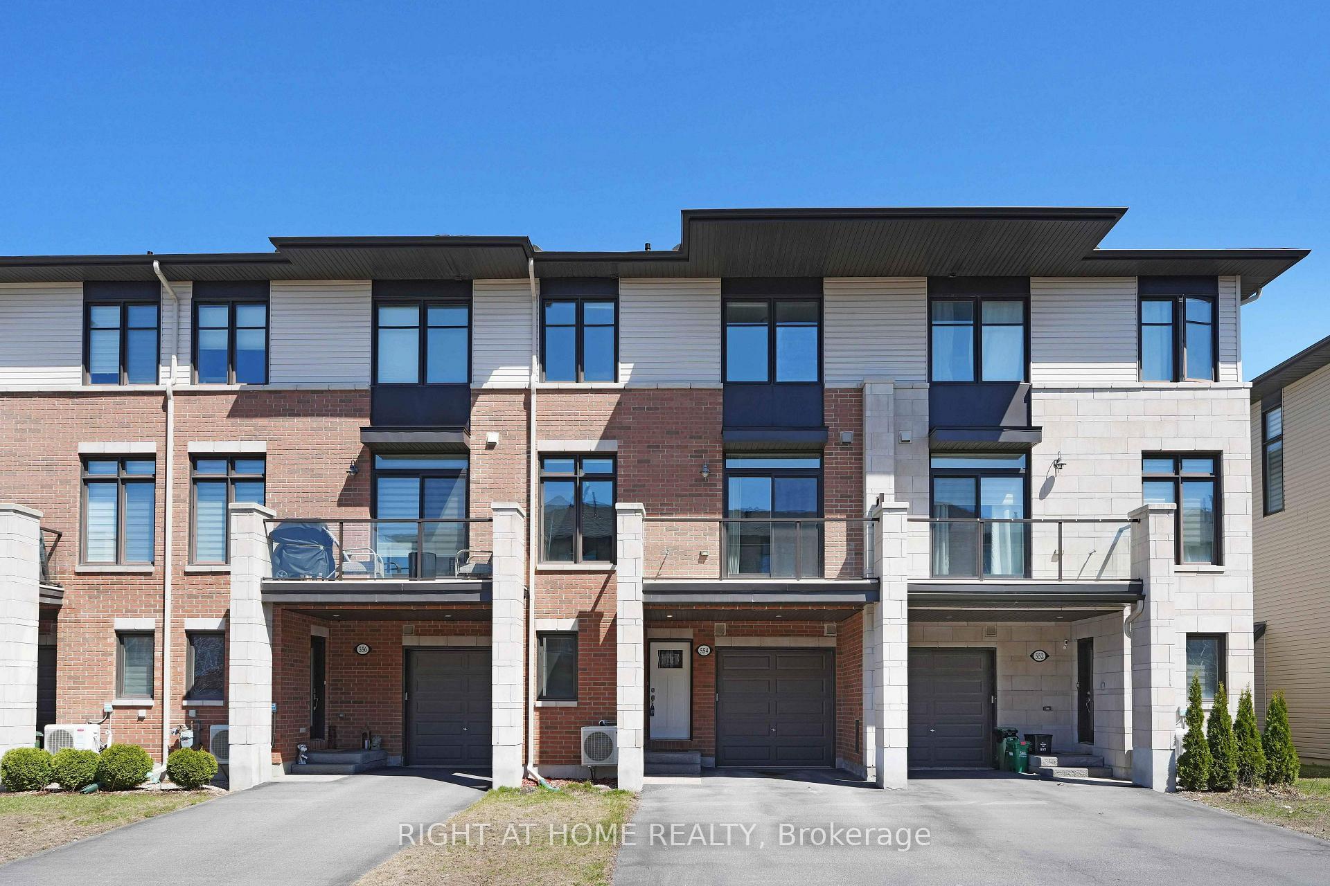 554 Labrador Crescent, Blossom Park - Airport and Area, ON K1T 0R4 — Blossom Park - Airport and Area, Ontario