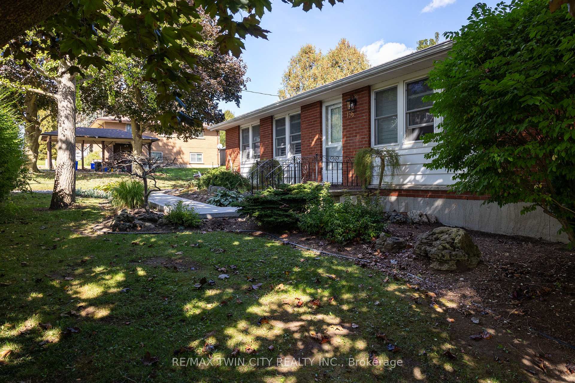 156 MUTUAL Street N, Ingersoll — photo 3 of 5