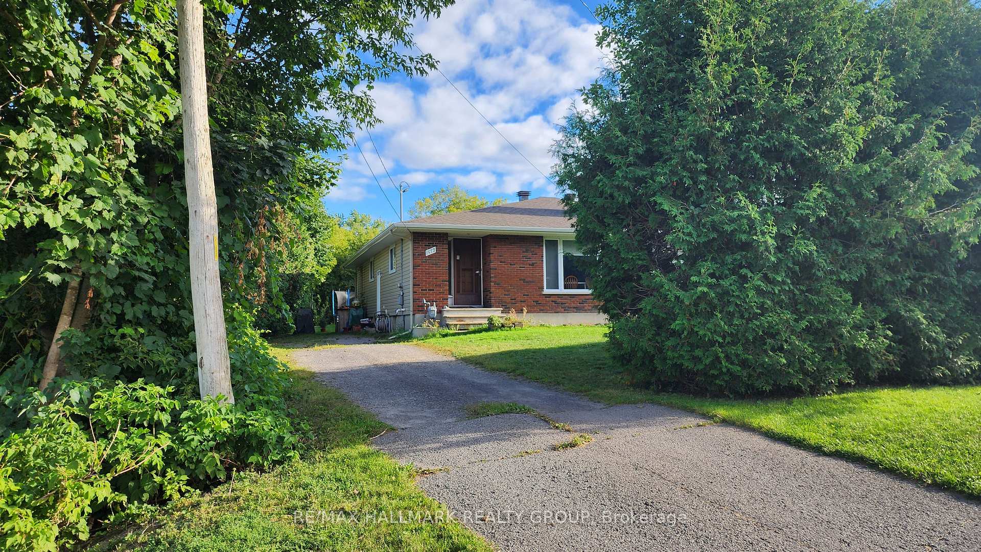 1570-1572 GOTH Avenue, Blossom Park - Airport and Area, ON K1T 1E4 — Blossom Park - Airport and Area, Ontario