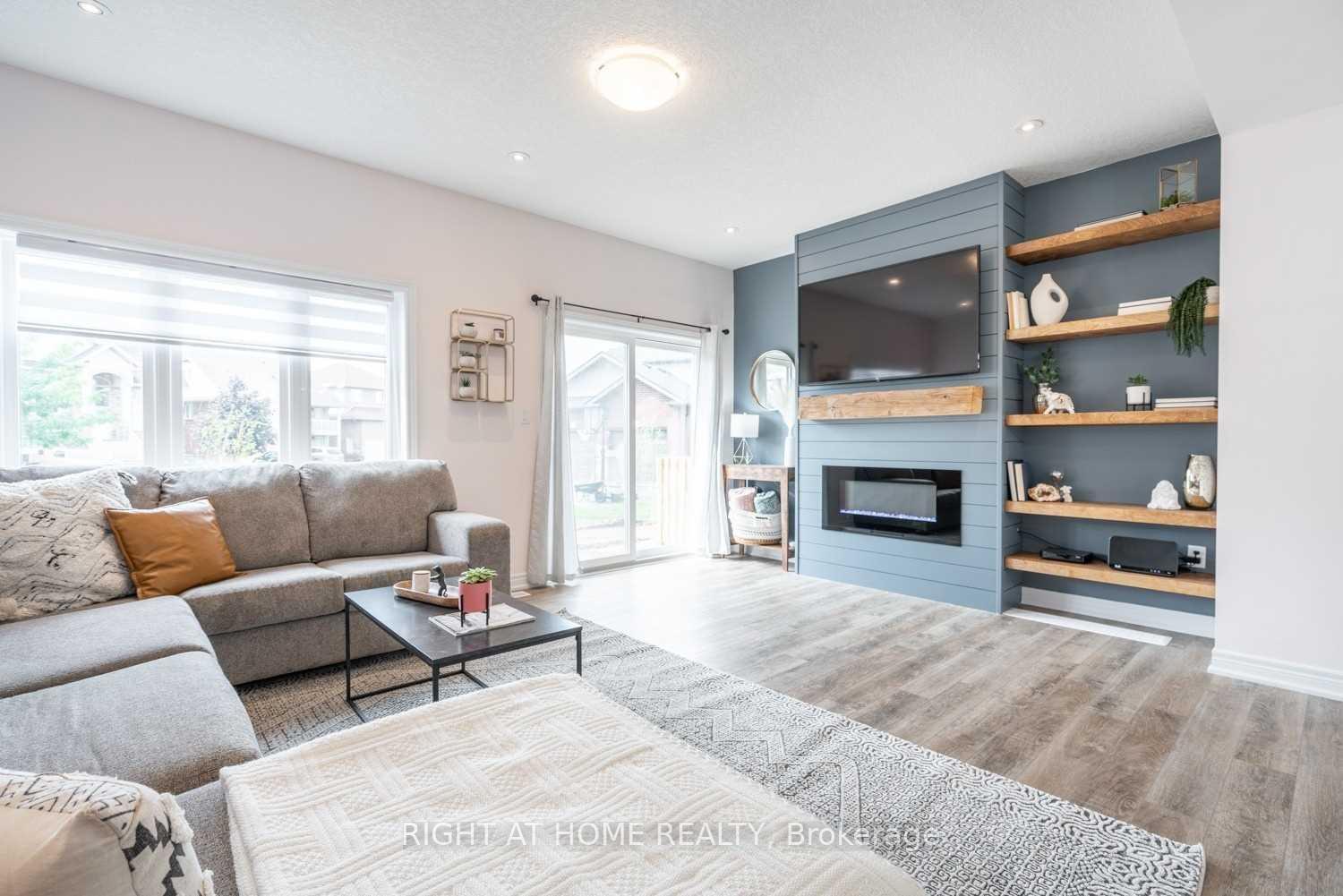 5080 Connor Drive 2, Lincoln — photo 2 of 5