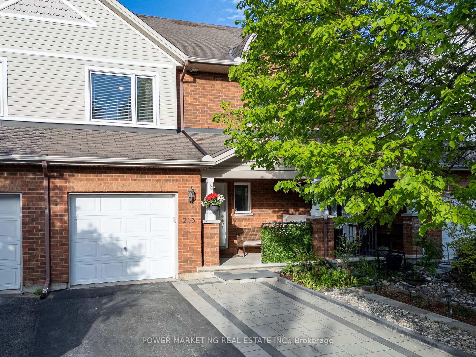 253 Parkin Circle, Blossom Park - Airport and Area, ON K1T 4H7 — Blossom Park - Airport and Area, Ontario