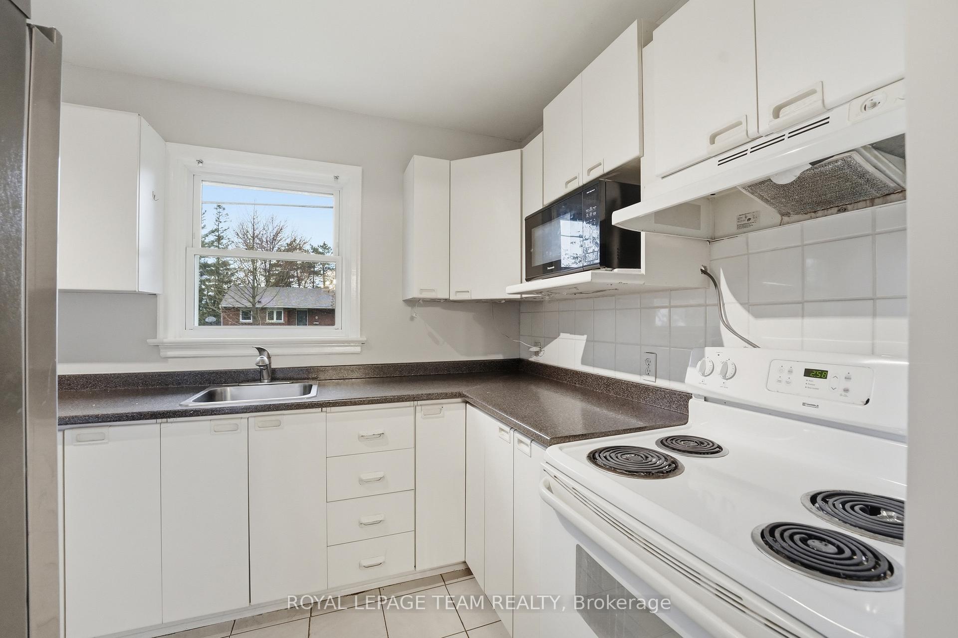 49 Crownhill Street, Beacon Hill North - South and Area — photo 4 of 5