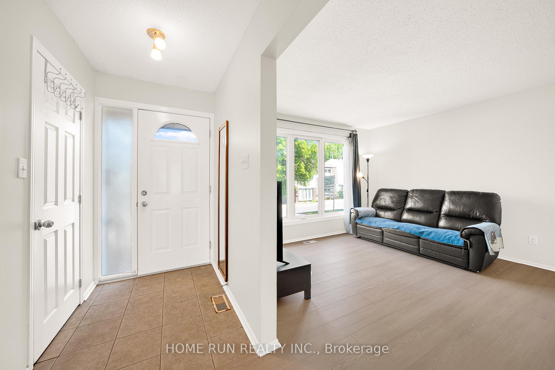 2111 Montreal Road 4, Beacon Hill North - South and Area — photo 4 of 5