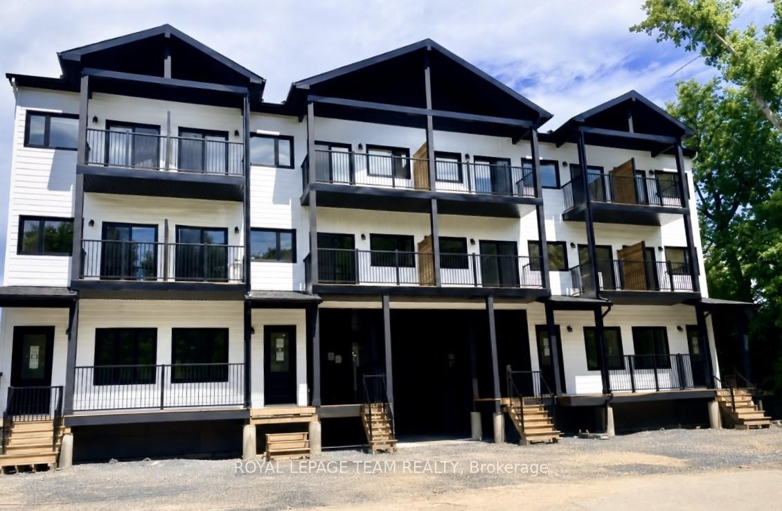 243 Bradford Street 1B, Britannia - Lincoln Heights and Area, ON K2B 5Z5 — Britannia - Lincoln Heights and Area, Ontario