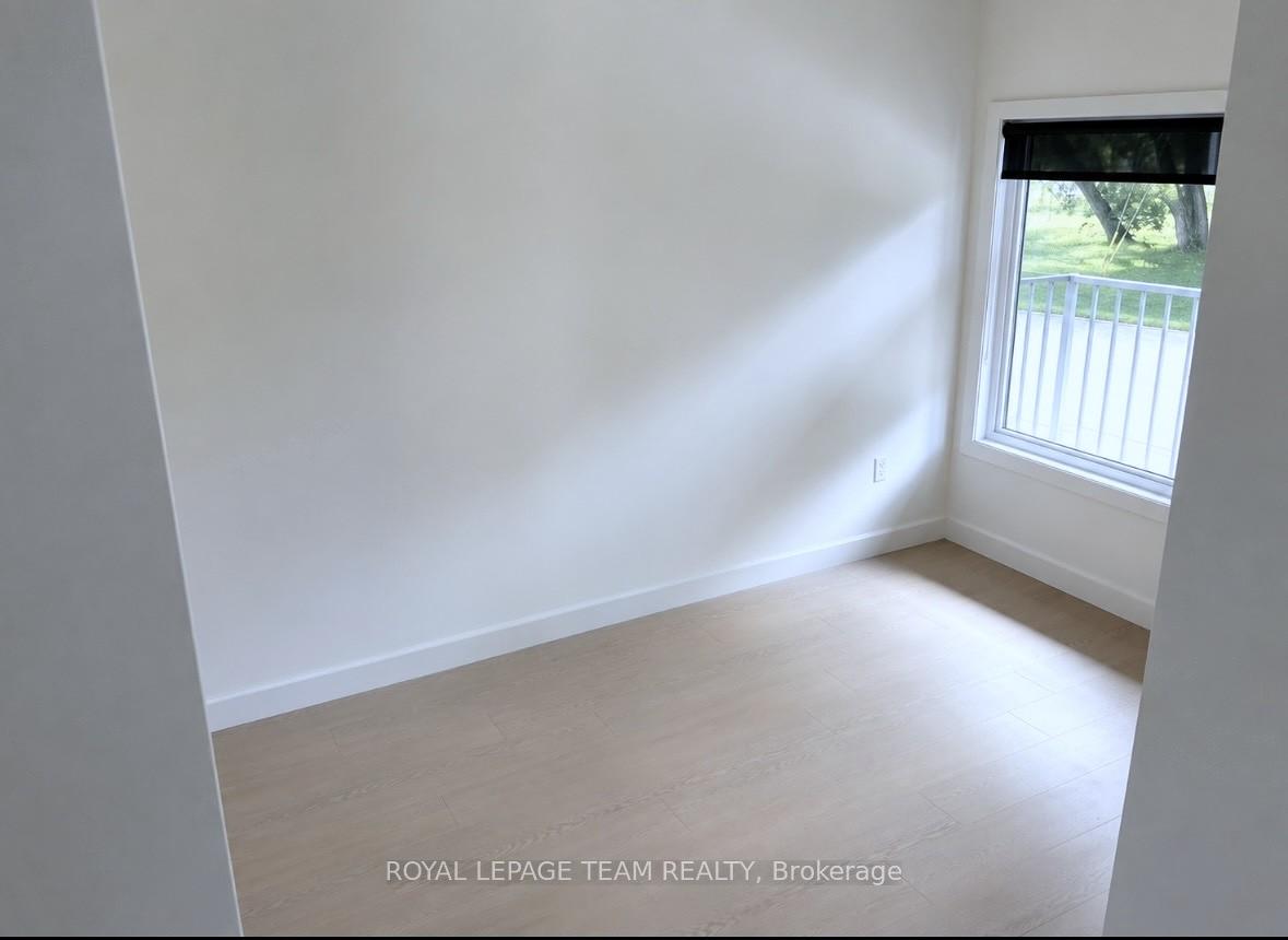243 Bradford Street 1B, Britannia - Lincoln Heights and Area — photo 3 of 5