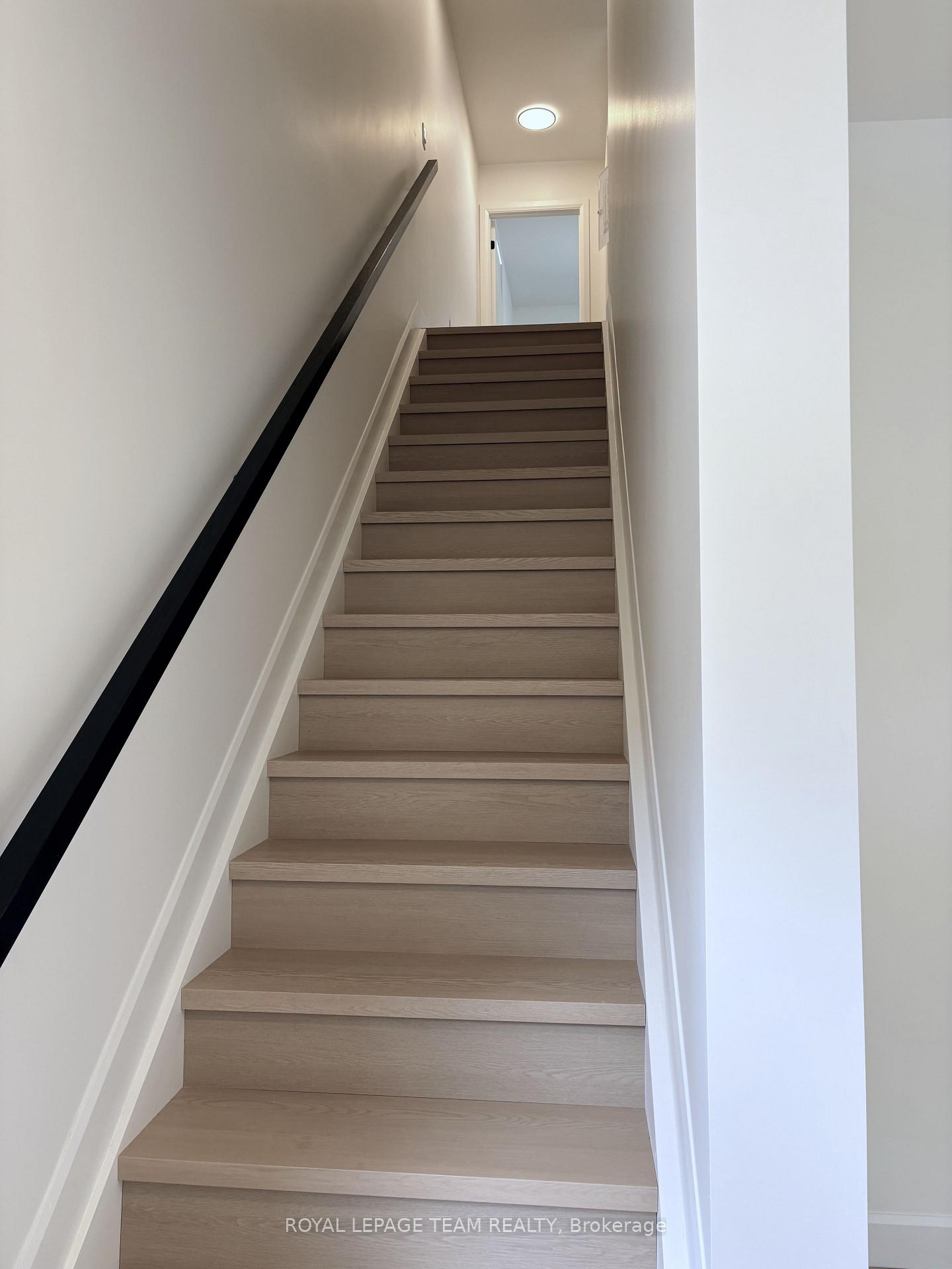 243 Bradford Street 1B, Britannia - Lincoln Heights and Area — photo 4 of 5