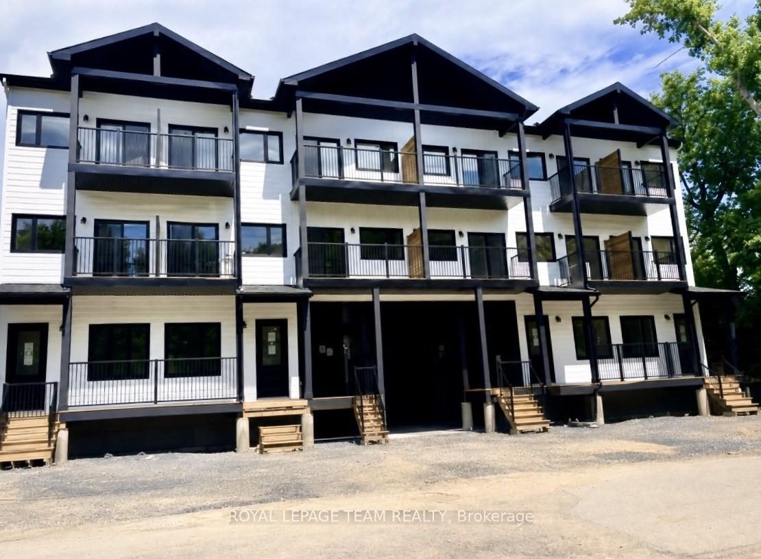 243 Bradford Street 1A, Britannia - Lincoln Heights and Area, ON K2B 5Z5 — Britannia - Lincoln Heights and Area, Ontario