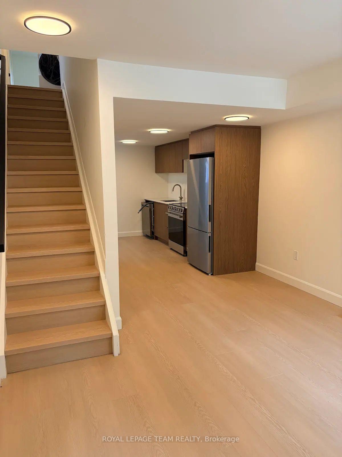 243 Bradford Street 1A, Britannia - Lincoln Heights and Area — photo 2 of 5