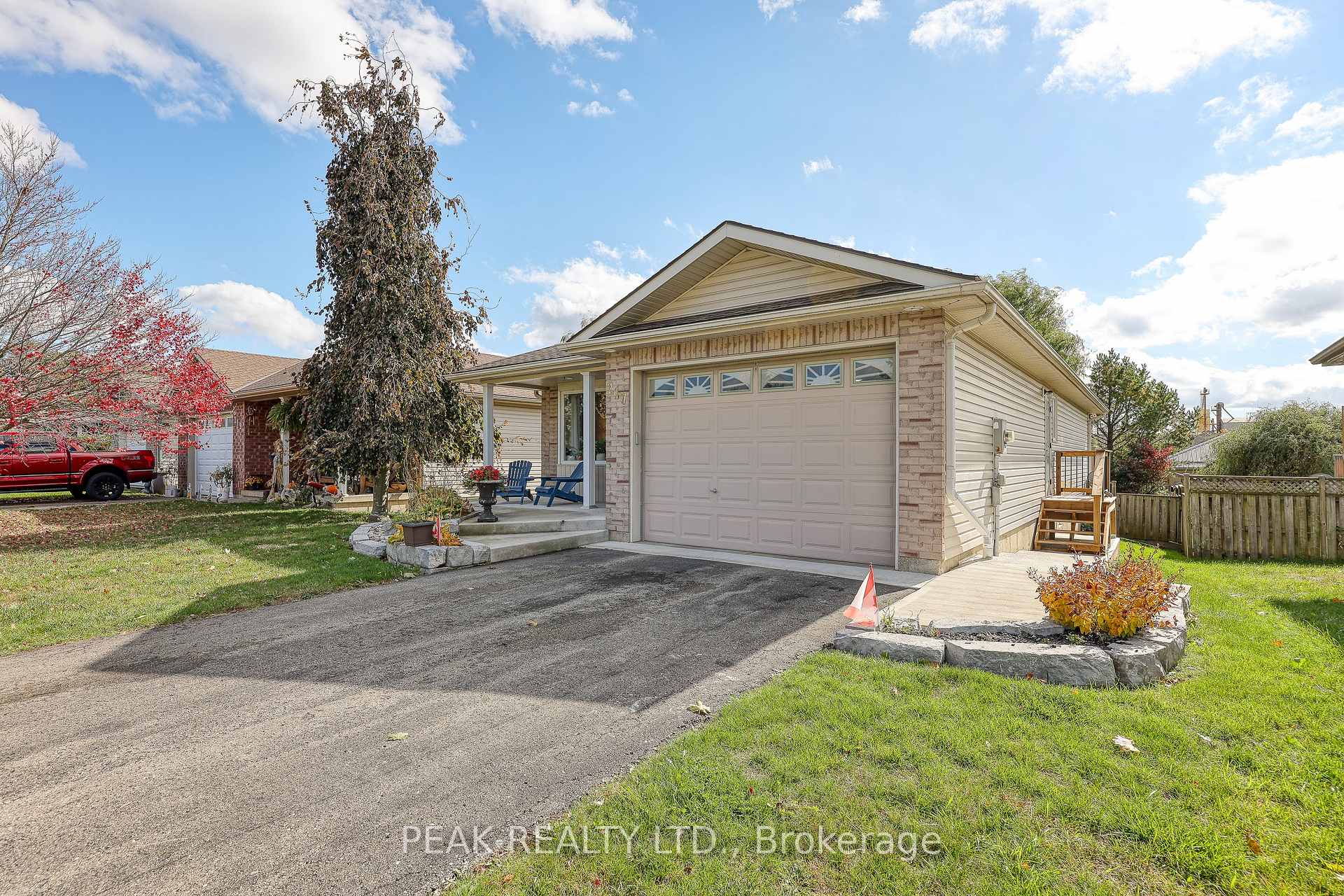 217 North Street E, Tillsonburg — photo 3 of 5