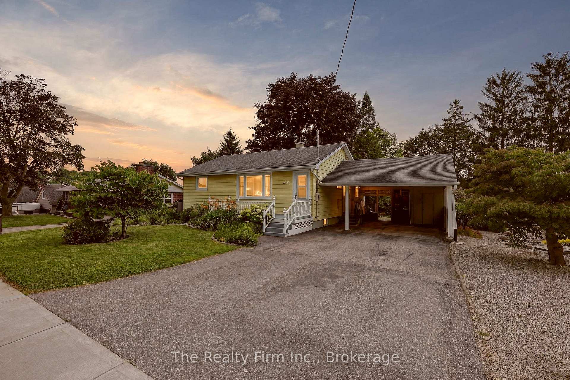 205 George Street, Ingersoll — photo 2 of 5