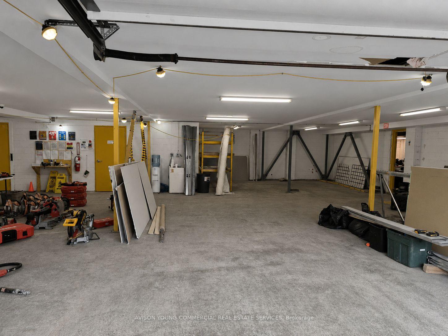 2575 Delzotto Avenue, Blossom Park - Airport and Area — photo 3 of 5