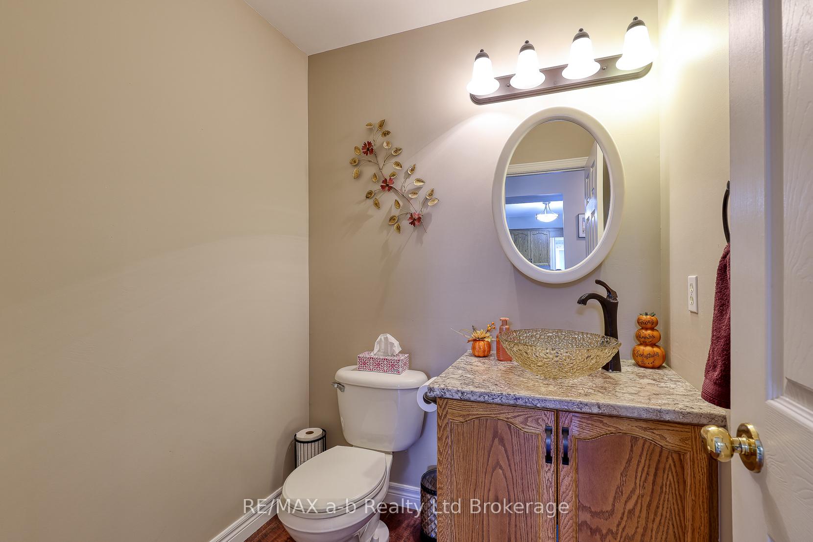 11 Cornish Crescent, Ingersoll — photo 3 of 5