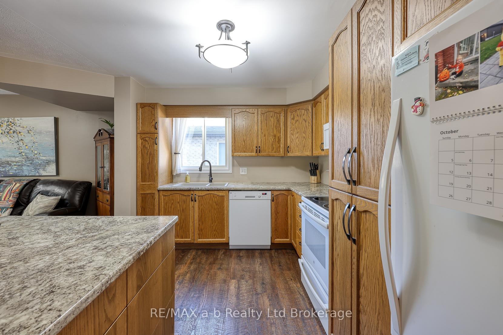 11 Cornish Crescent, Ingersoll — photo 4 of 5