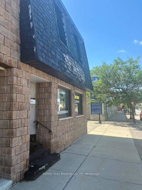 1071 2nd Avenue E, Owen Sound — photo 3 of 5